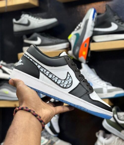 Nike Air Jordan x Dior 1 Low Sneakers