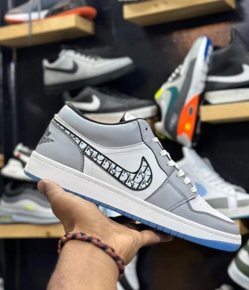 Nike Air Jordan x Dior 1 Low Sneakers